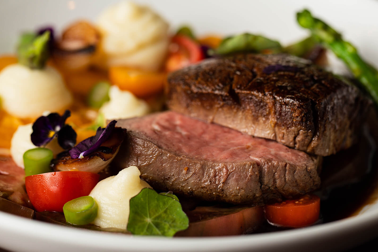Steak with fresh vegetables